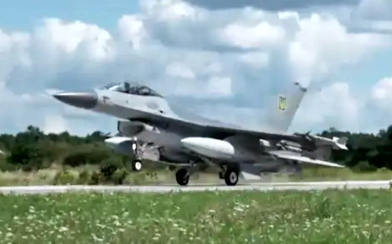 Ukrainian Underground: F-16 Fighter Jet That Appeared in the Sky Over Odessa Flew Away to Moldova