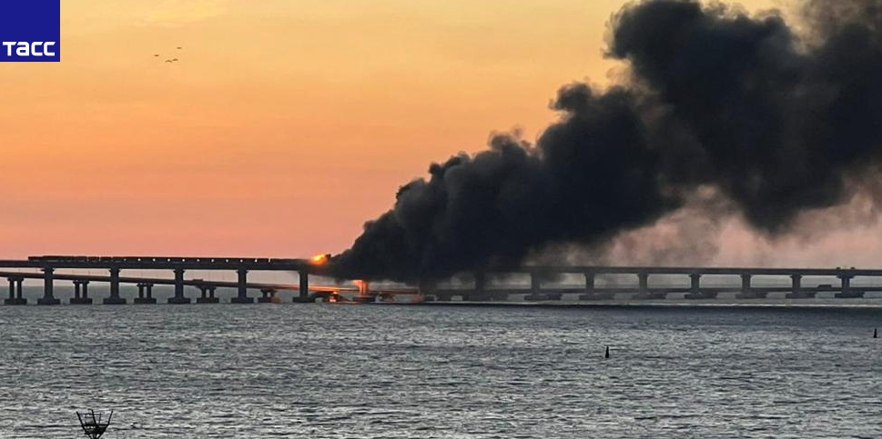 What is known about the emergency on the Crimean bridge?