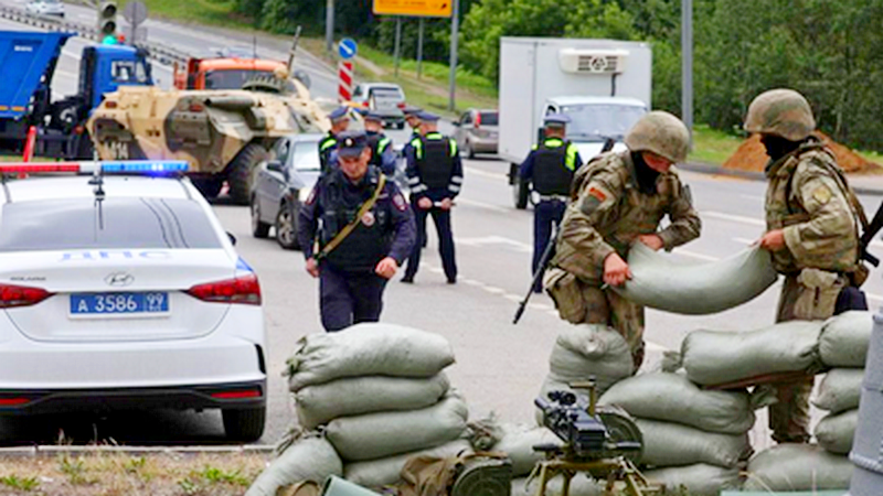 Wagner Convoys Advancing Towards Russian Capital, Chechens Loyal To Putin En Route