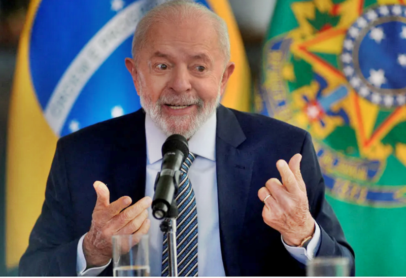 Lula talks to advisors about the UN and Venezuela, after opponent flees